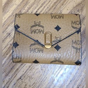 Inspired Mom wallet